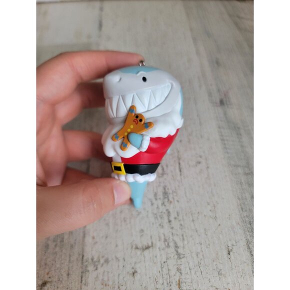Hallmark toothsome tidings shark Santa Claus ornament Xmas - Picture 3 of 6